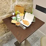 فندق Charming